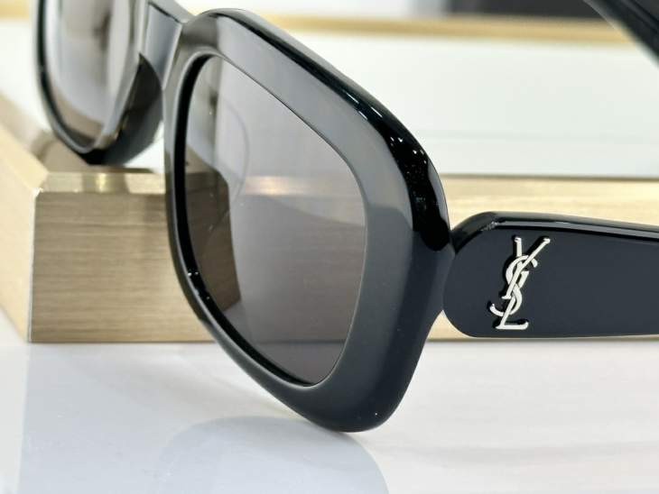 Picture of Saint Laurent Sunglasses _SKUfw77893924fw